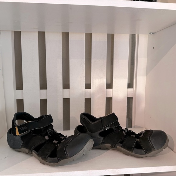 Teva 10  Flintwood Black Outdoor Hiking Walking Sandal - Picture 2 of 11